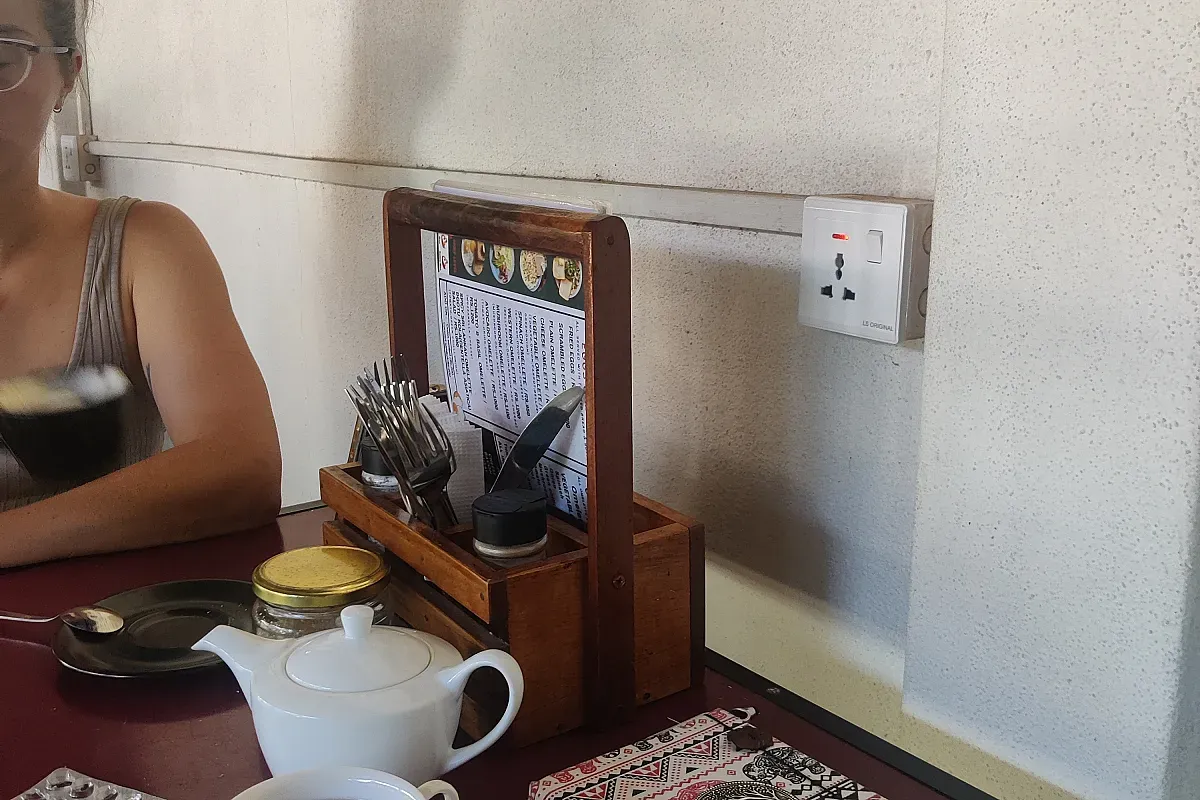 Cafe Extreme Udupila Road Mirissa – Image 2