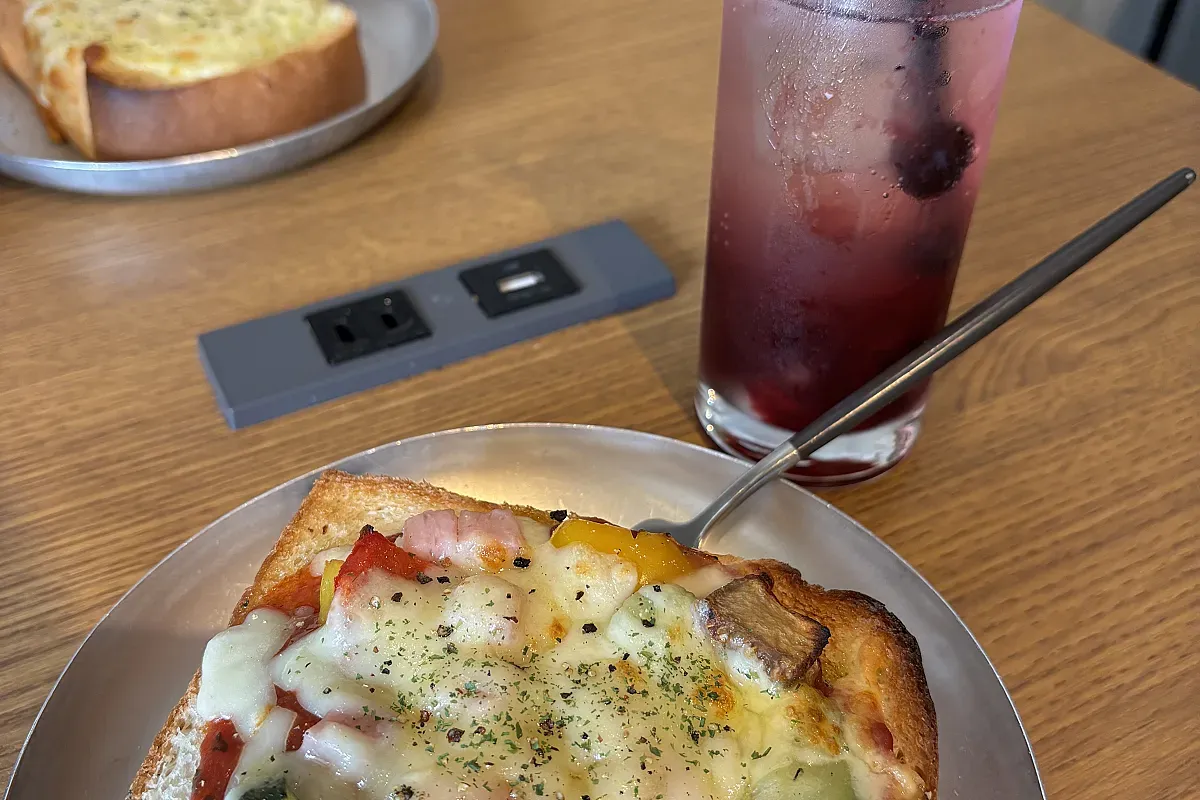 Tsumugi Cafe in Kyoto – Image 1