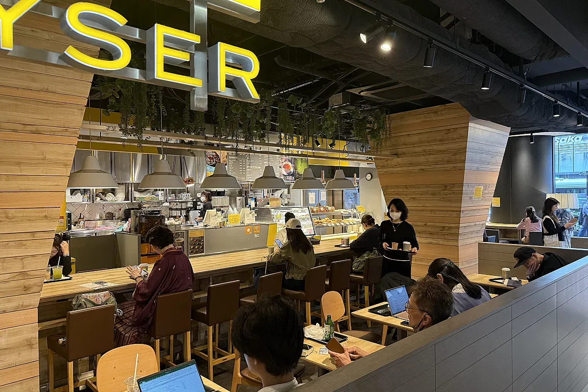 COFFEE MAISON KAYSER – SUINA Muromachi Shop in Kyoto – Image 1