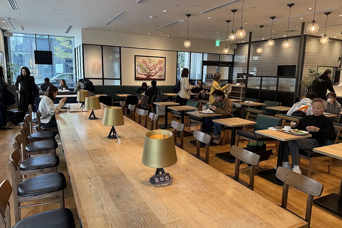 Cafe Lexcel Midosuji Yodoyabashi in Osaka – Image 1