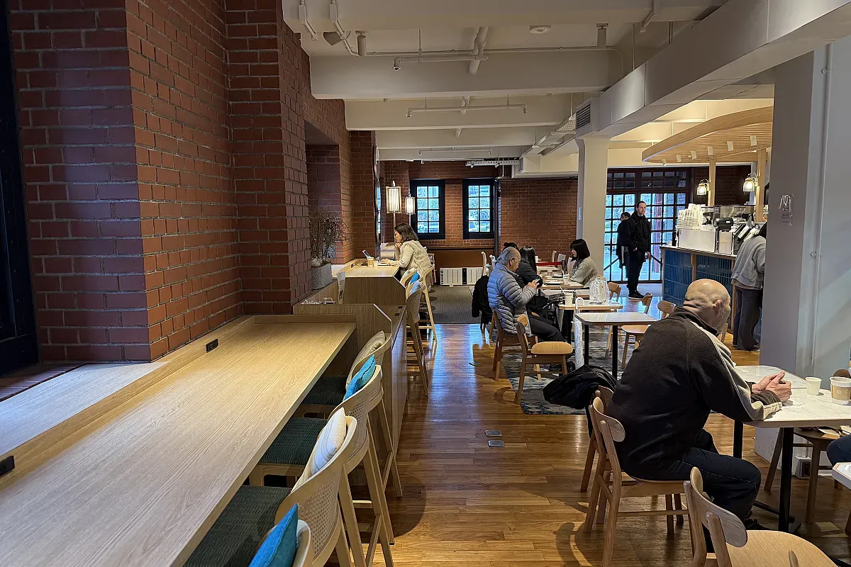 UNI COFFEE ROASTERY Yokohamaakarengasoko in Yokohama – Image 1