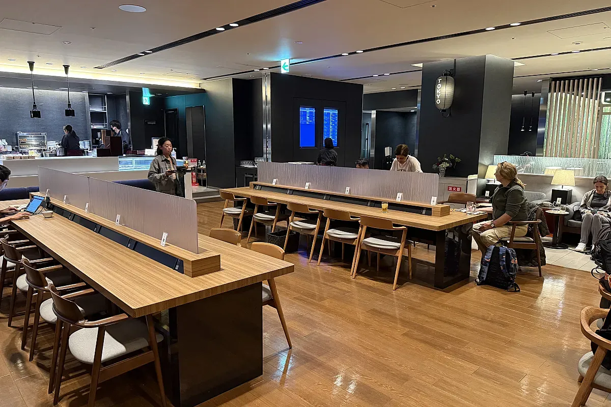 I.A.S.S SUPERIOR LOUNGE 希和 -NOA- in Narita – Image 1
