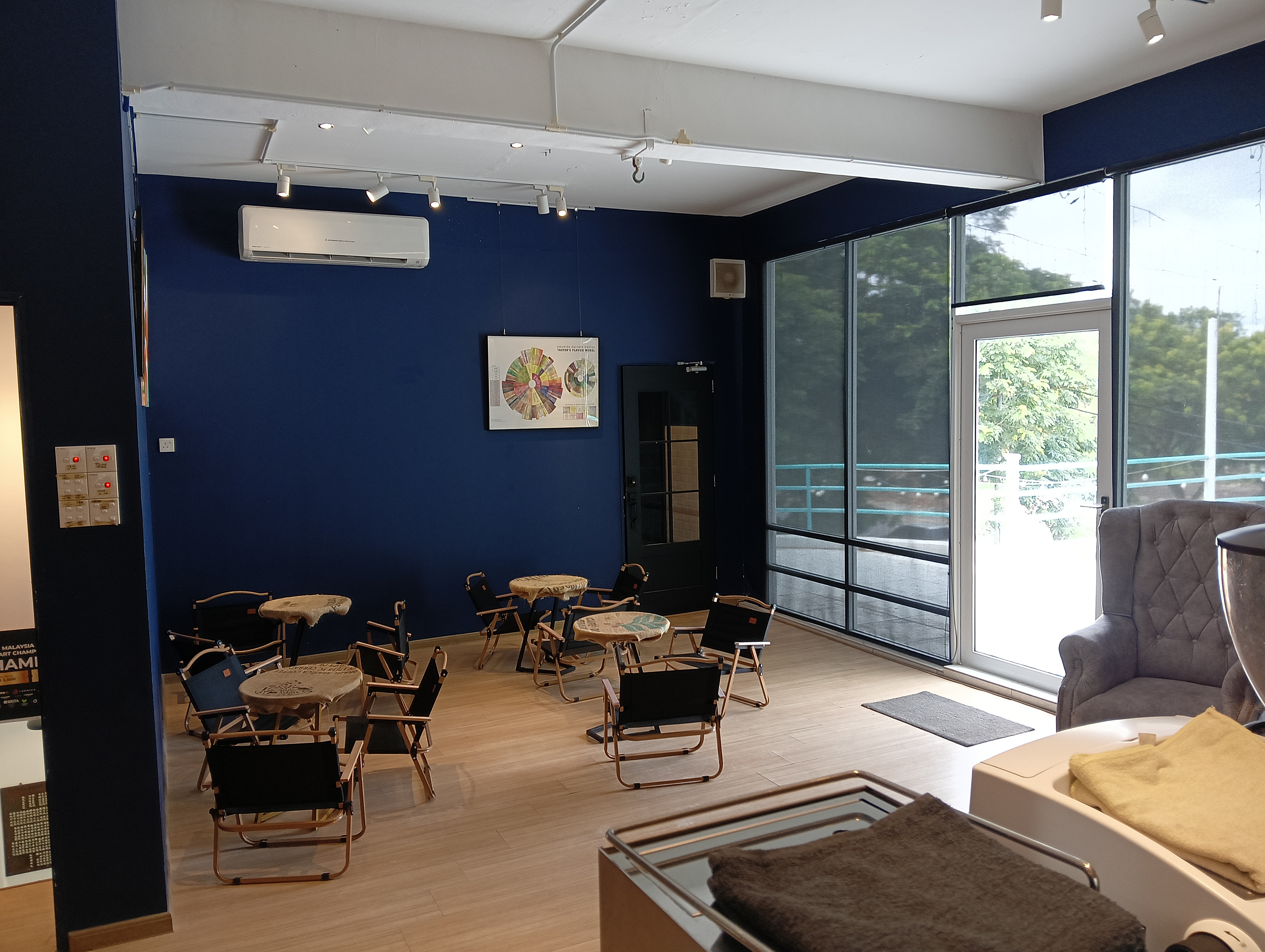 Image of the cafe
