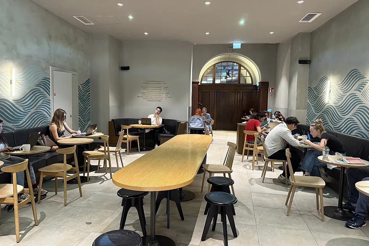 Starbucks in Wien – Image 1