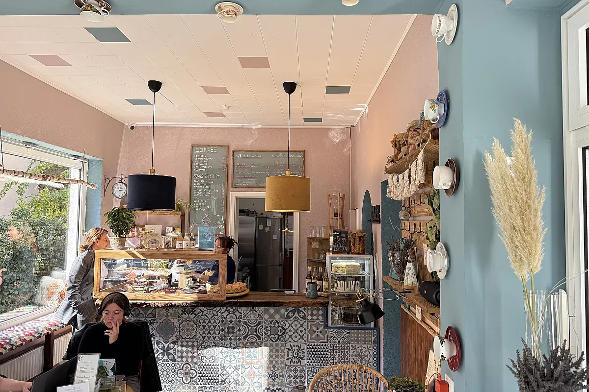 Songs Café / Songs Eigenes Backwerk (Foodtruck) Bültenweg Brunswick – Image 2