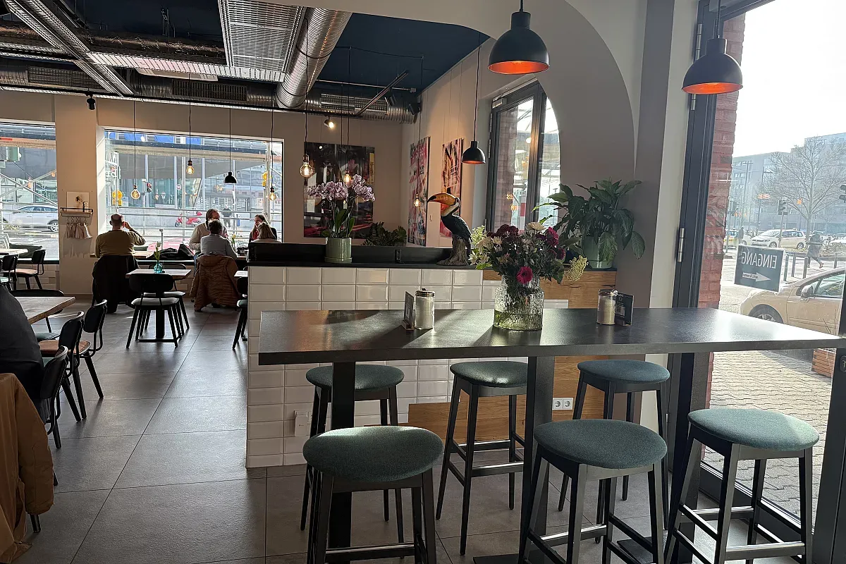 Copper Bay Superfood & Coffee Sonnemannstraße Frankfurt am Main – Image 3