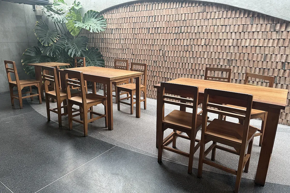 Akha Ama Phrasingh Rachadamnoen Road Chiang Mai – Image 1