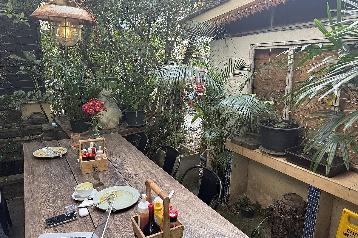 Ombra Caffe – Image 2