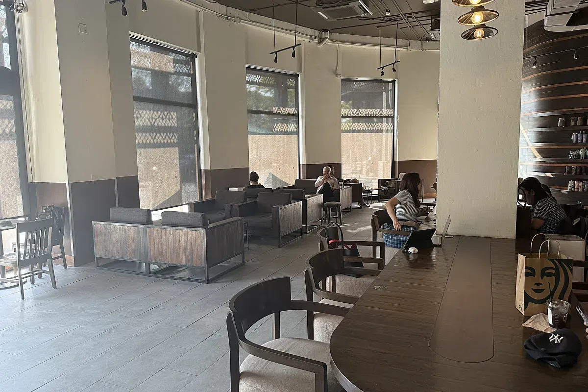 Starbucks – Image 1