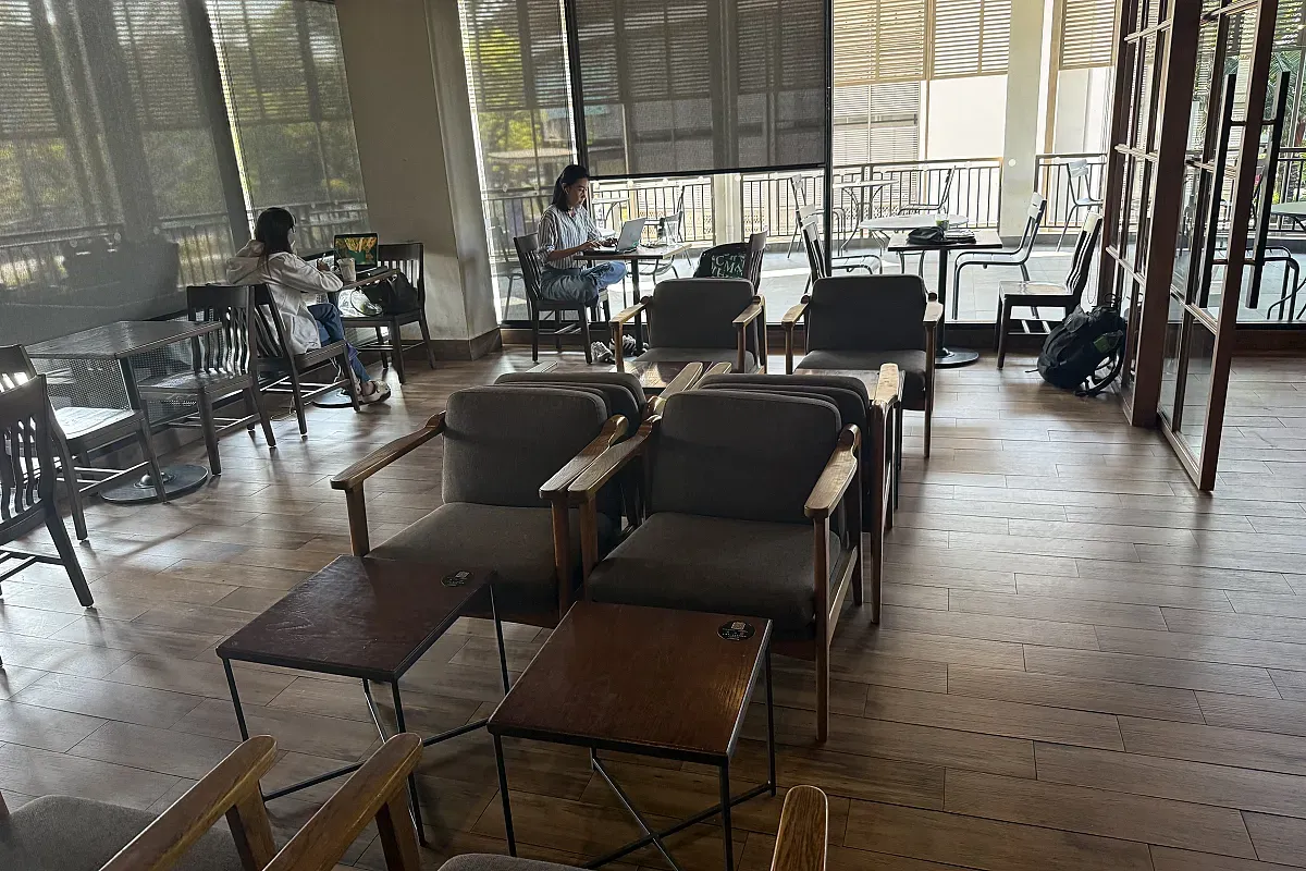 Starbucks – Image 2