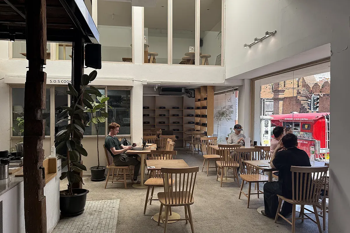 Single Origin Store Tha Pae – Image 1