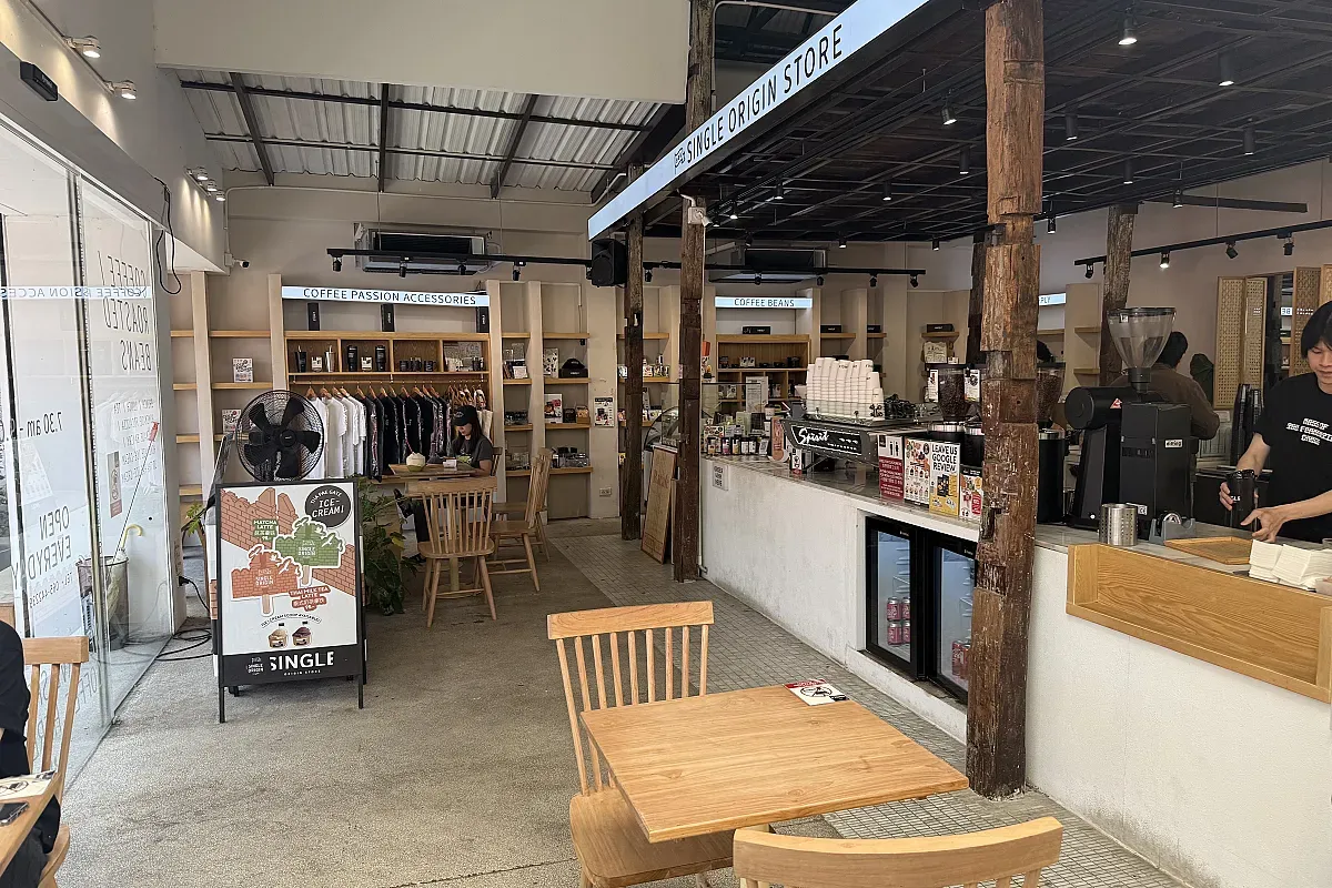 Single Origin Store Tha Pae – Image 2