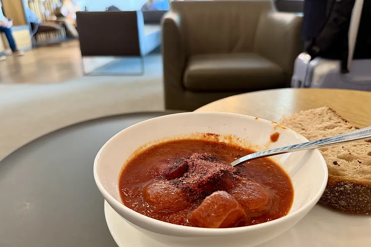 Lufthansa business class lounge – Image 2