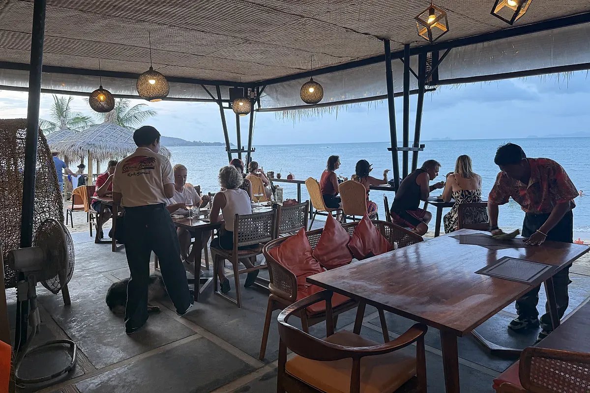 Nana Beach – Image 1