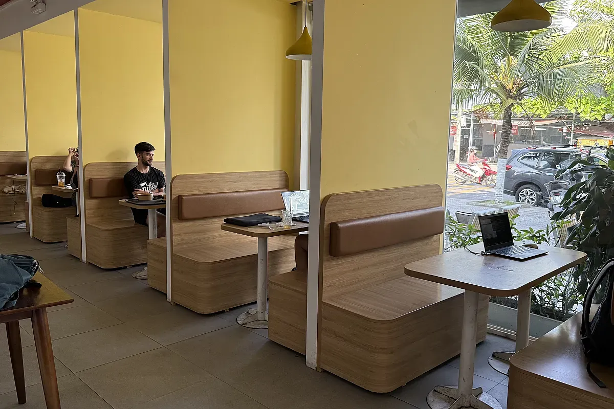 HI4 COFFEE & WORKSPACE – Image 2