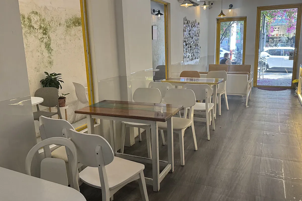 Zi Coffee & Roastery – Image 4