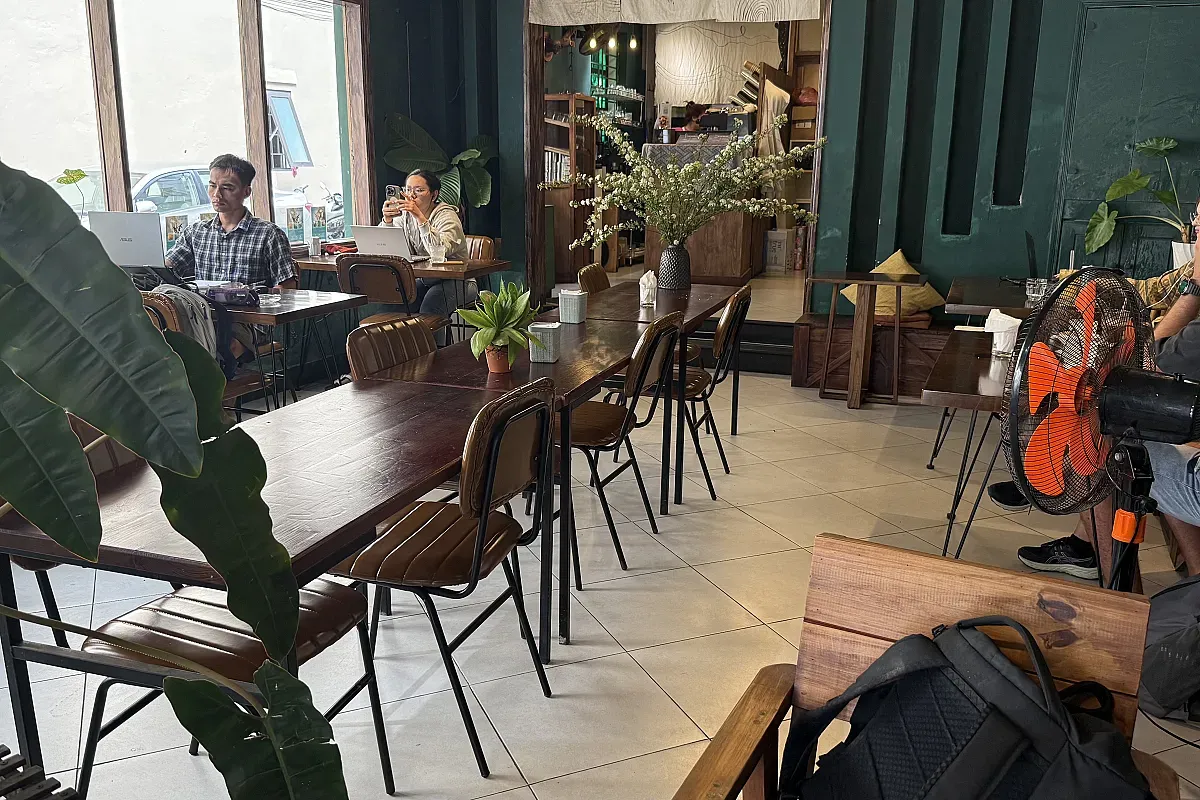 SakeCafé & Workspace – Image 1