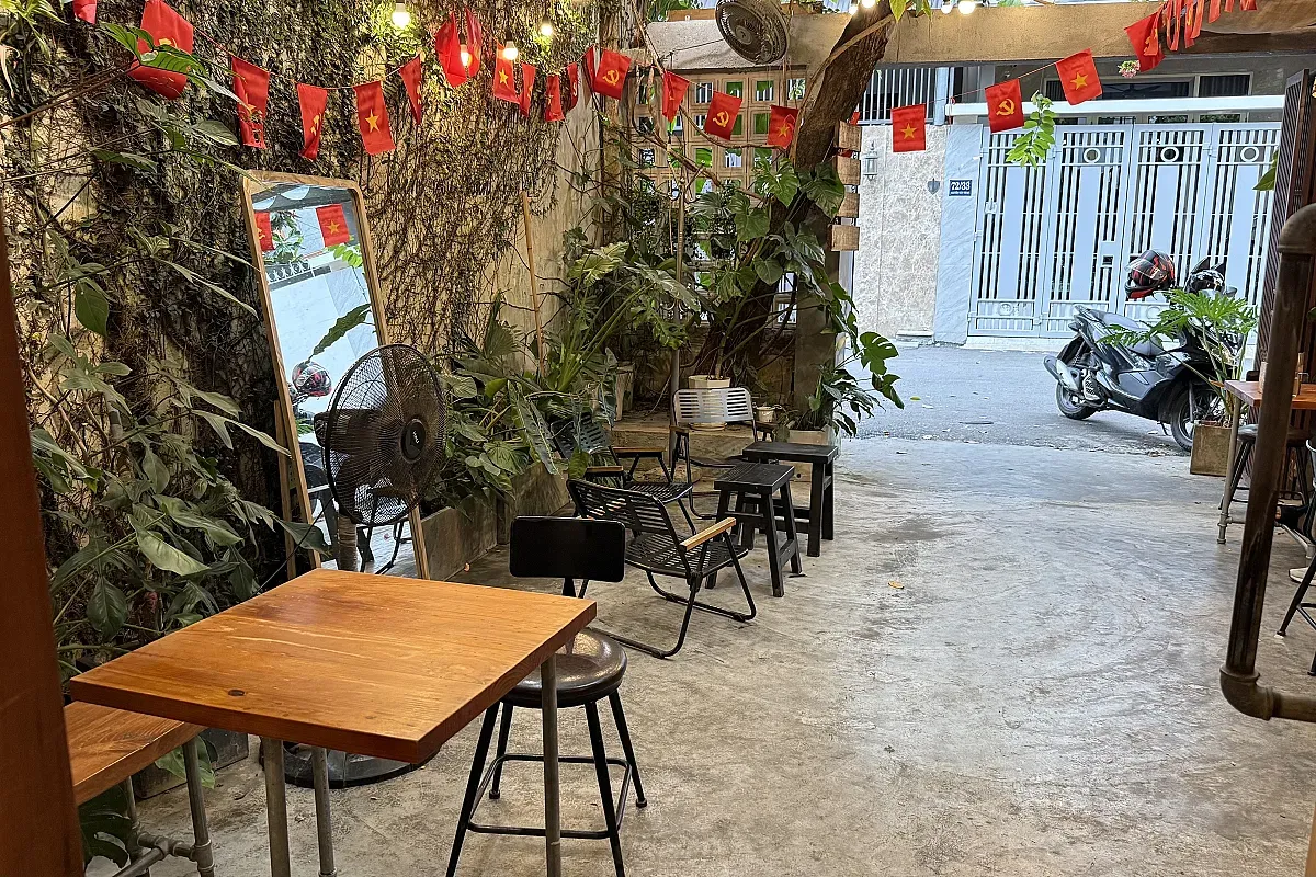 The Hideout Cafe – Image 2