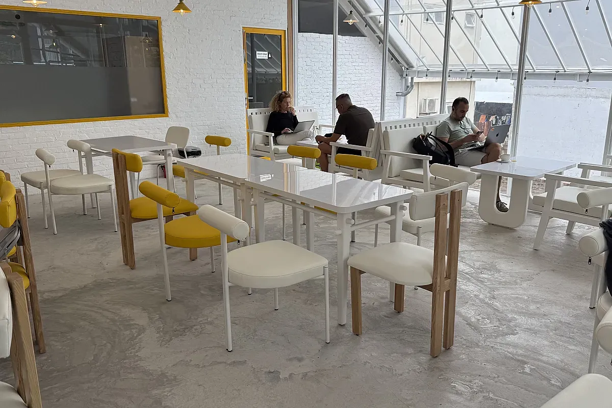 Zi Coffee & Roastery – Image 1