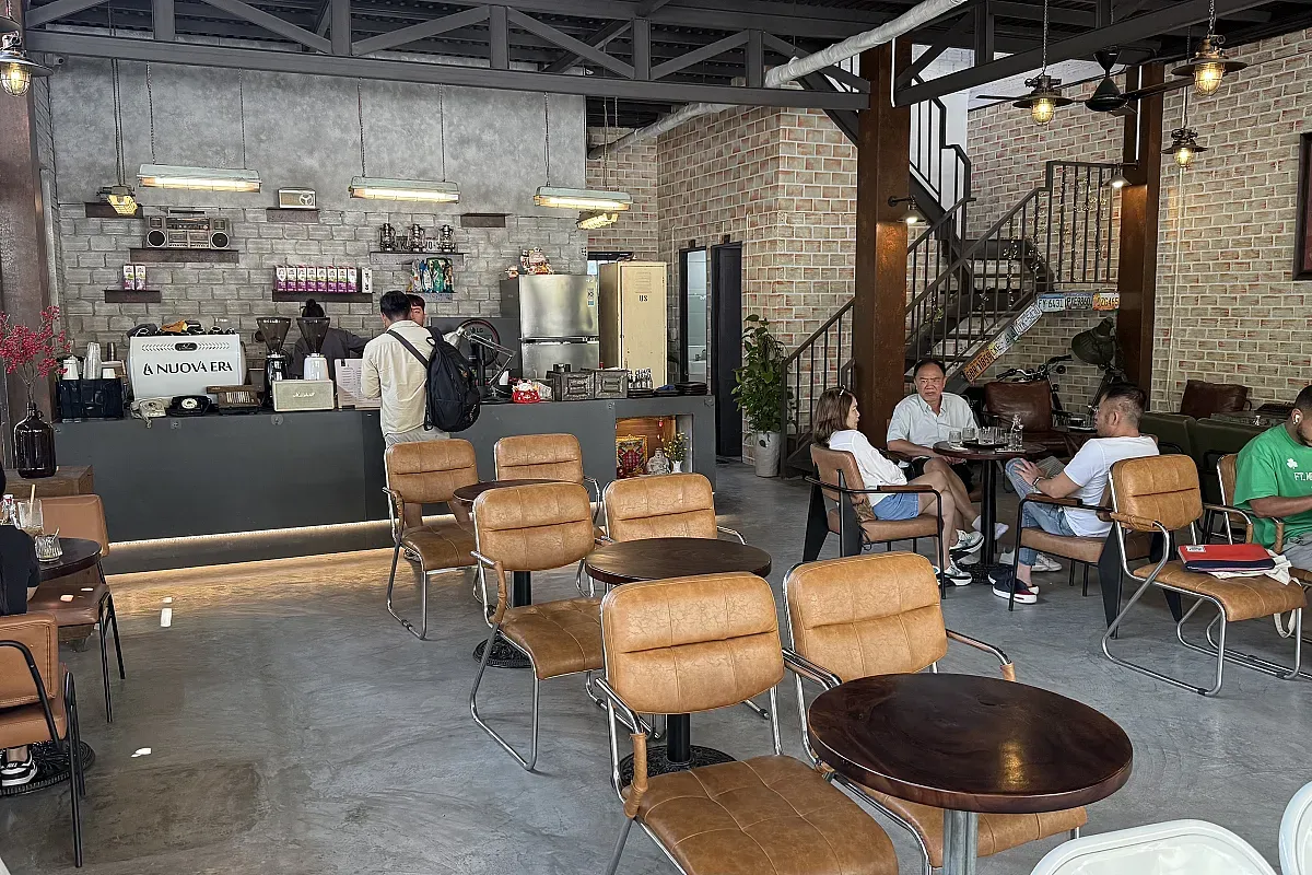 L STAND COFFEE AND TEA – Image 3