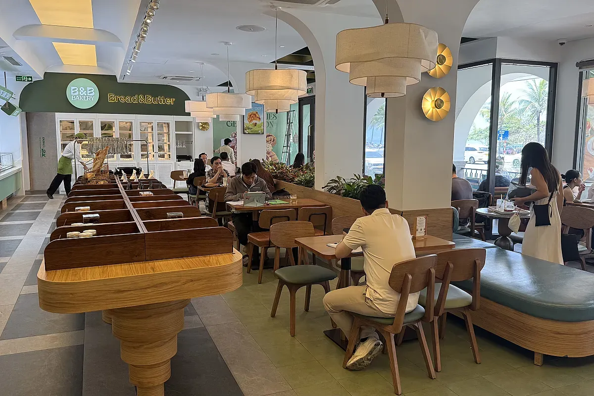 B&B Bakery & The Cups Coffee By The Sea – Image 3