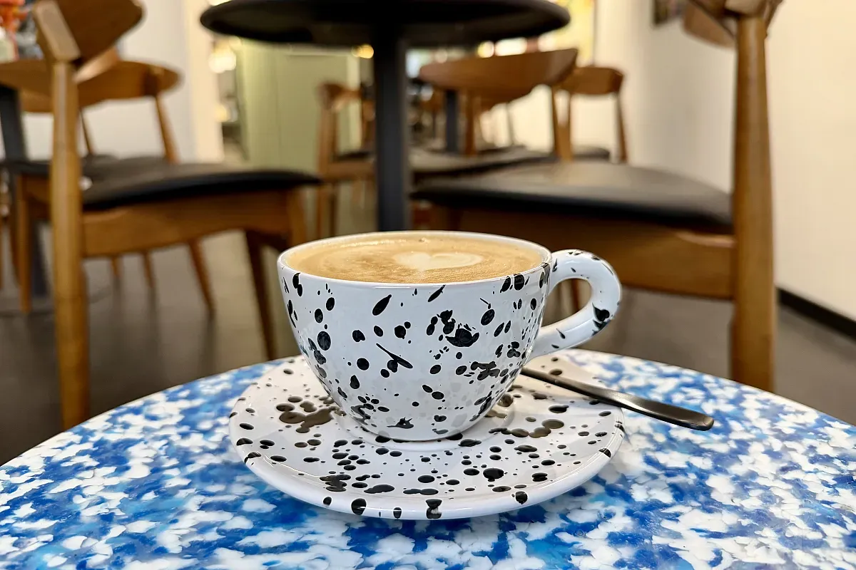 Studio Cafe – Image 1