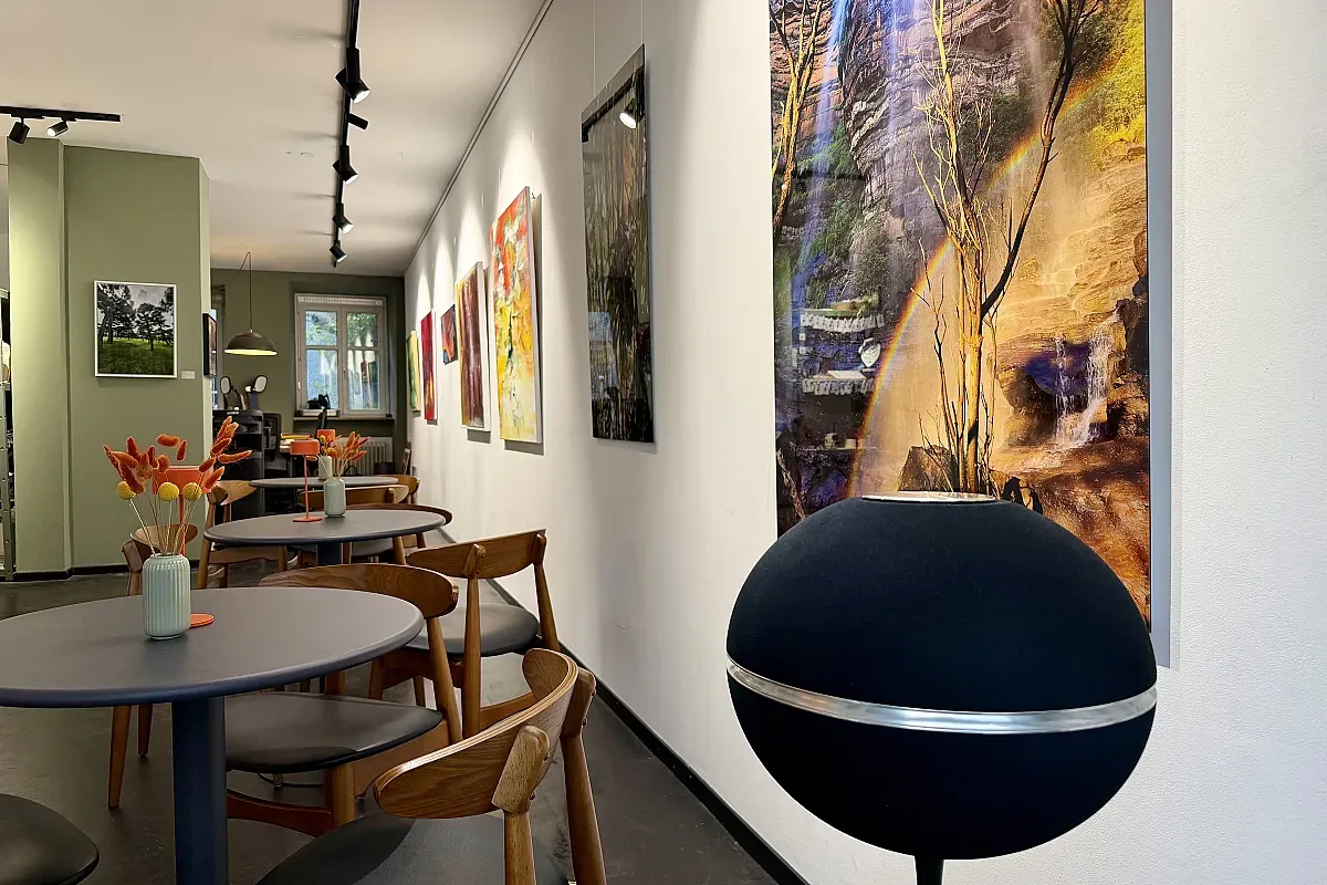 Studio Cafe – Image 2