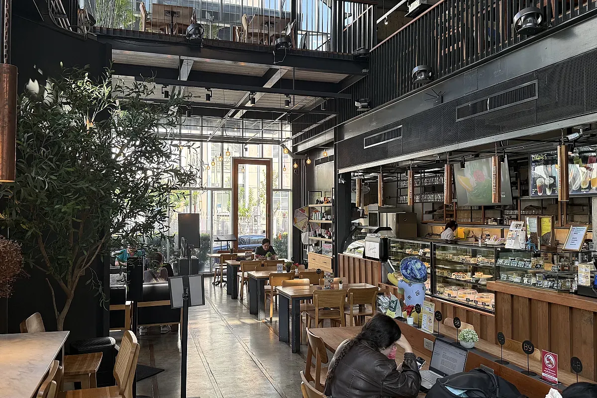 White Flower Cafe – Image 2