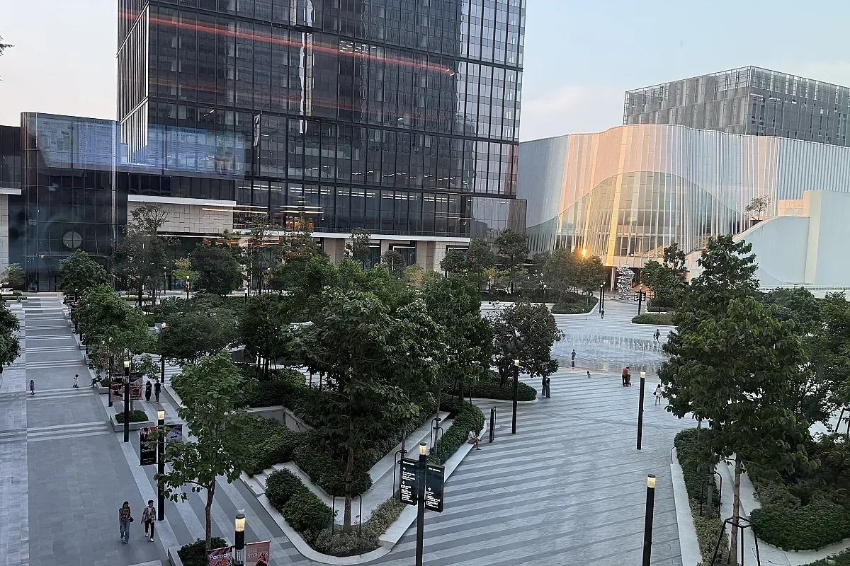 Starbucks One Bangkok Tower 3 – Image 3