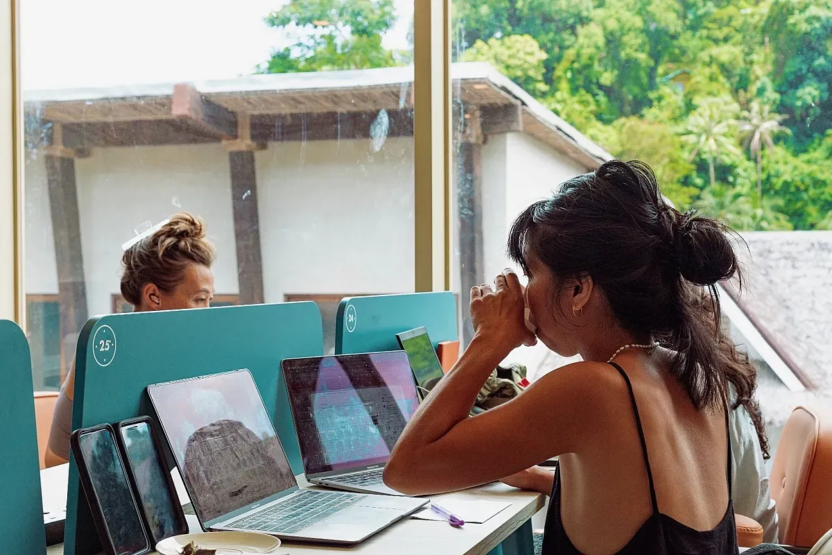Neighbors and Nomads Coworking – Image 1