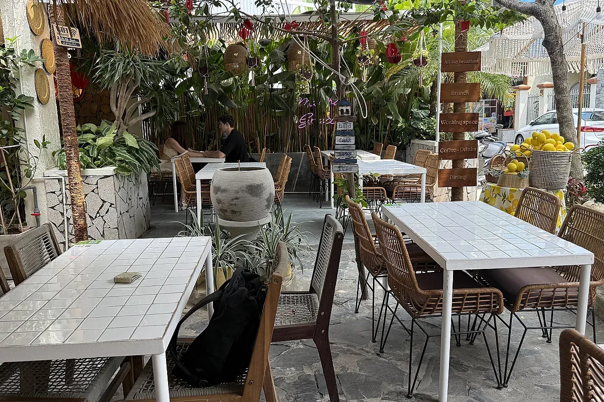 Chill Hub Café & Kitchen | Coworking Space – Image 2