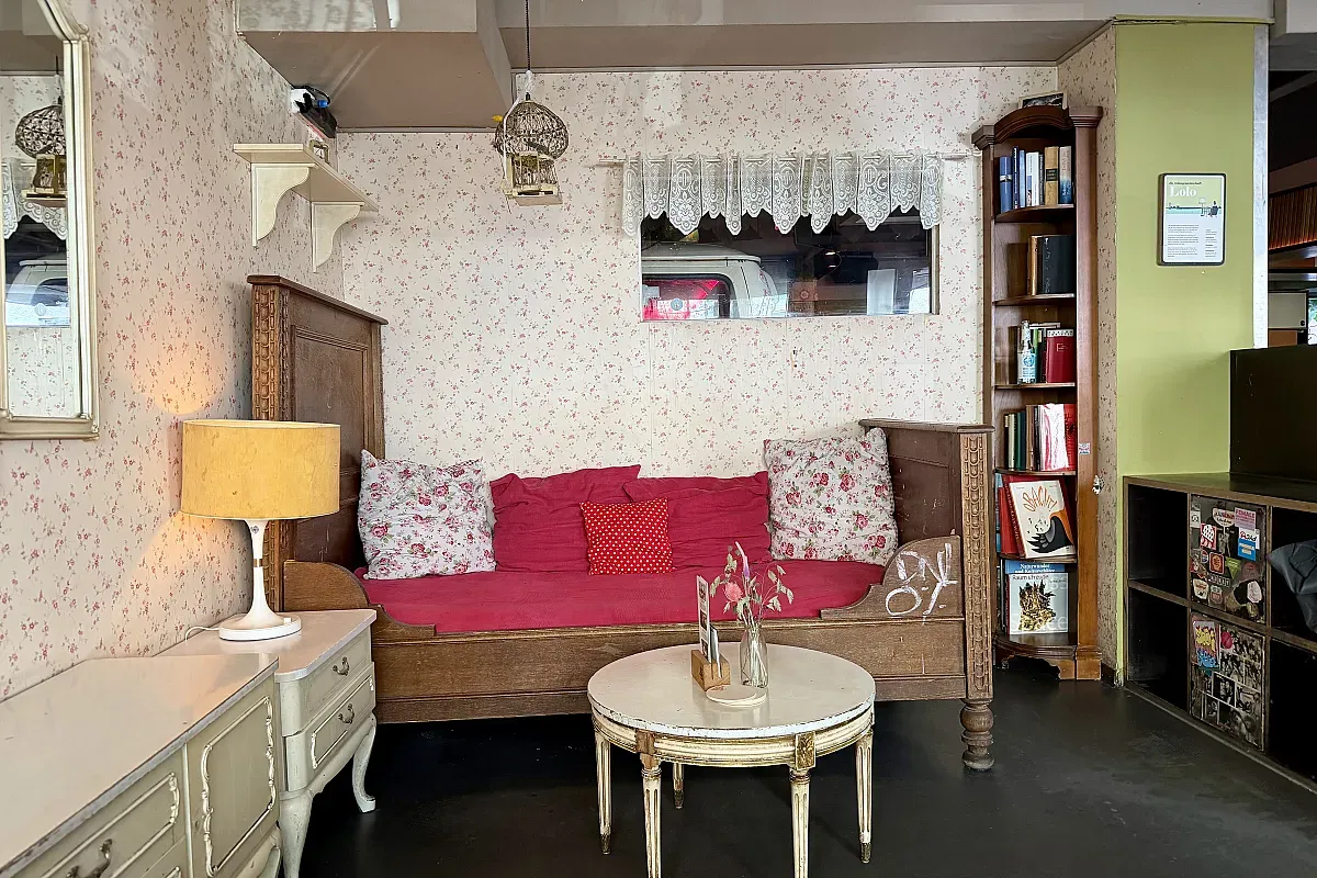 die wohngemeinschaft • Café • Bar • Hostel • Meeting Spaces • Theater – Image 1