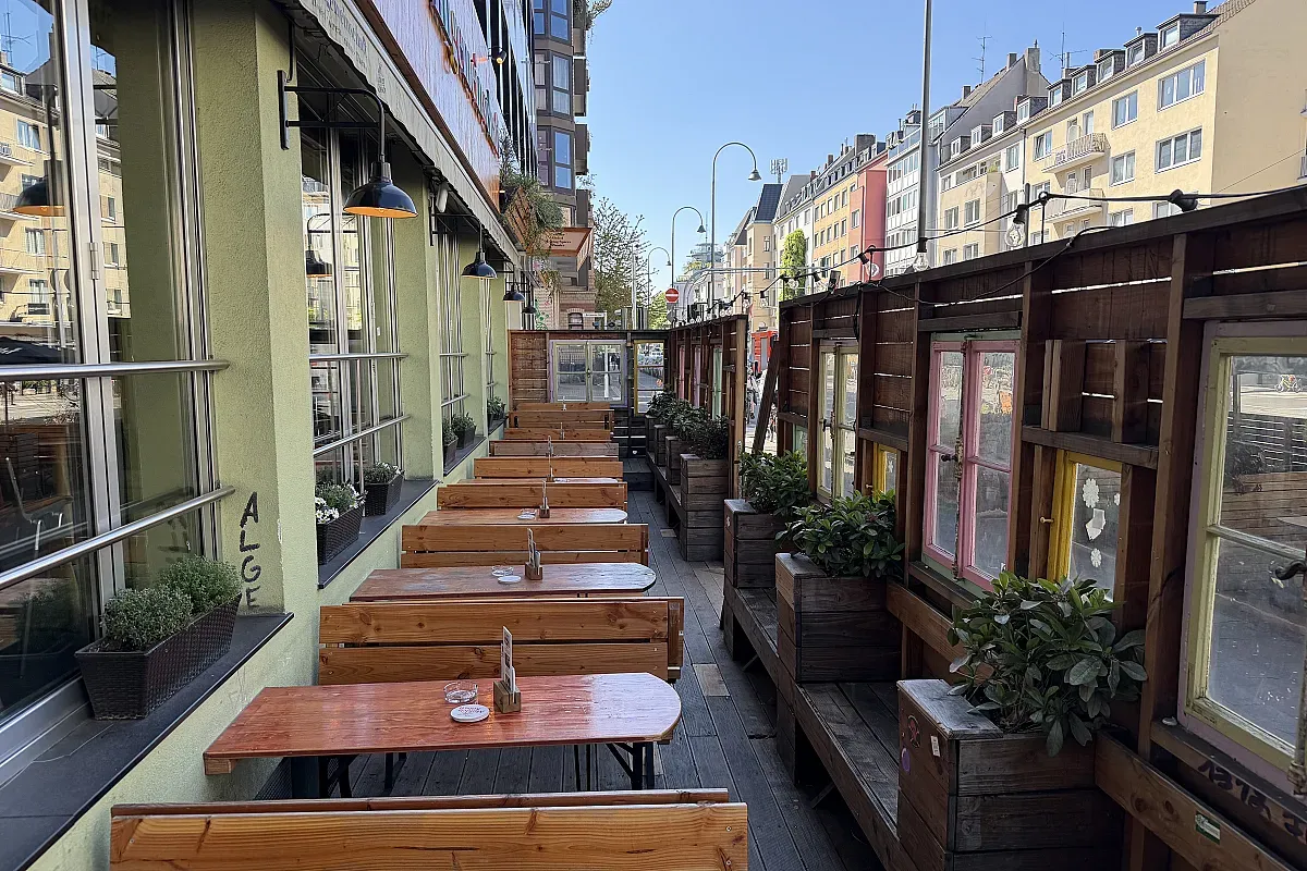 die wohngemeinschaft • Café • Bar • Hostel • Meeting Spaces • Theater – Image 2