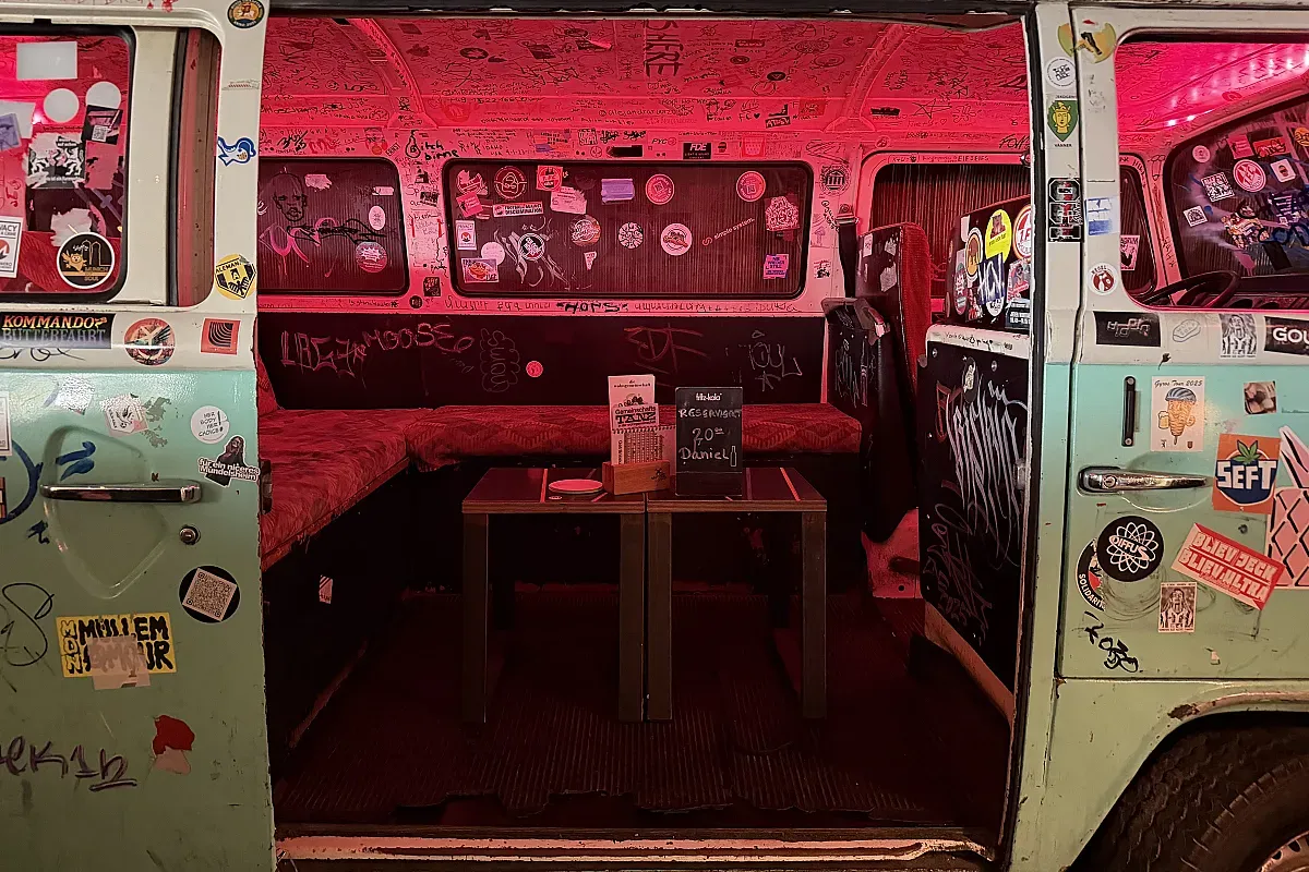 die wohngemeinschaft • Café • Bar • Hostel • Meeting Spaces • Theater – Image 3