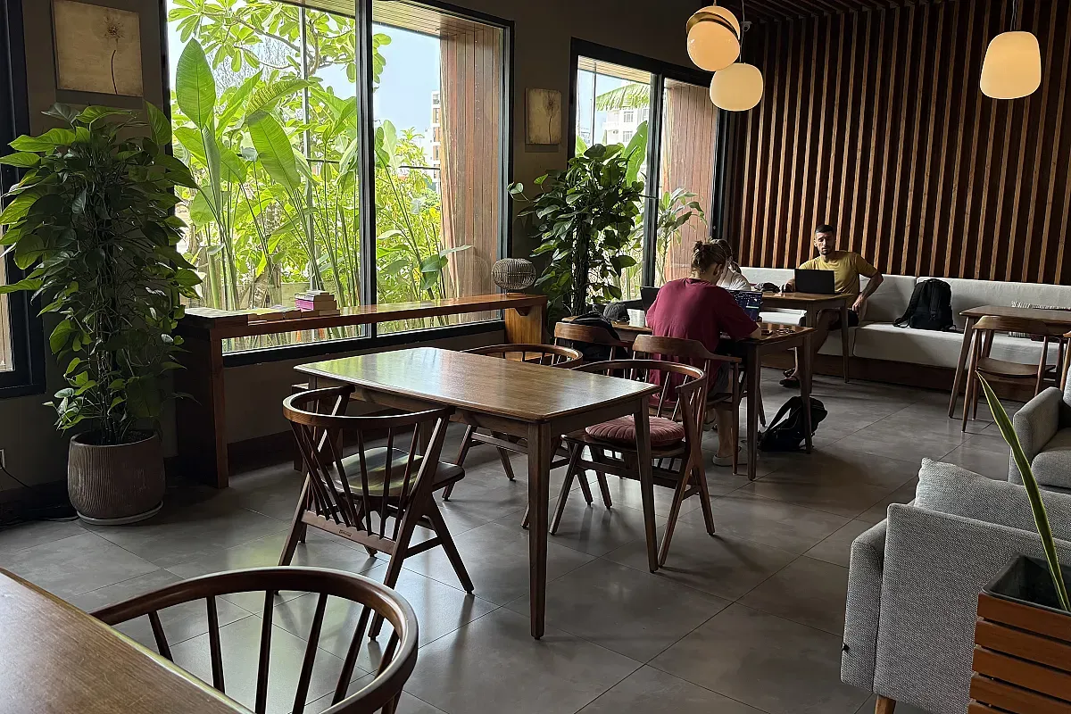 Cafe Moon hotel – Image 1