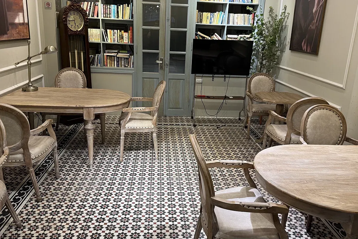 The Folders Space & Cafe – Image 3