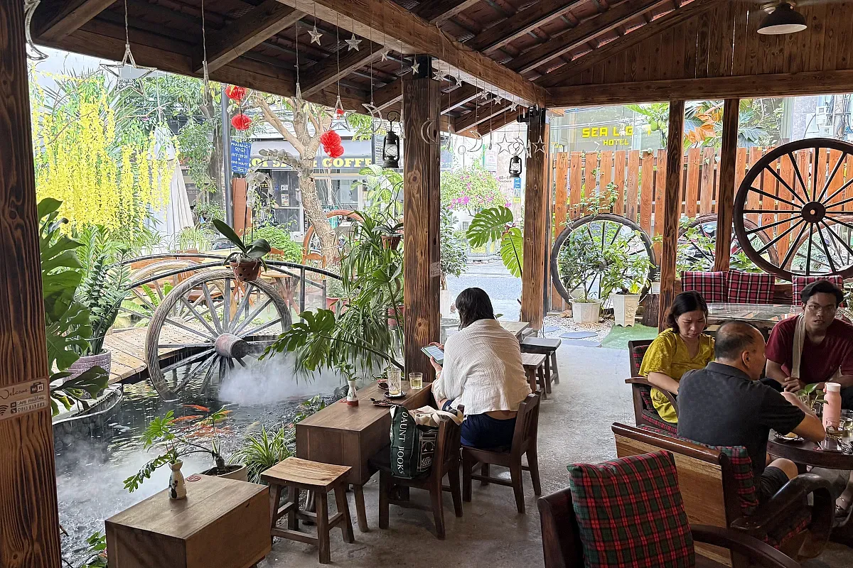 Cafe Phuong – Image 1