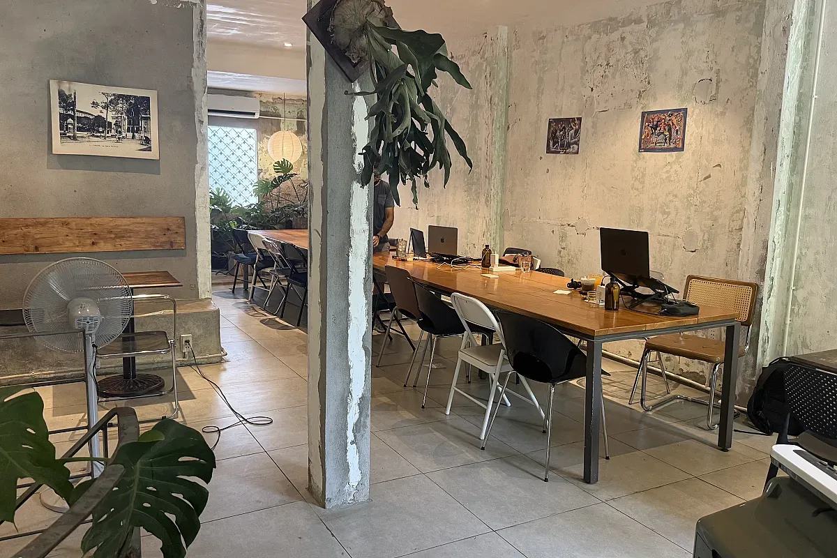 About Us Coffee & Eatery – Image 3