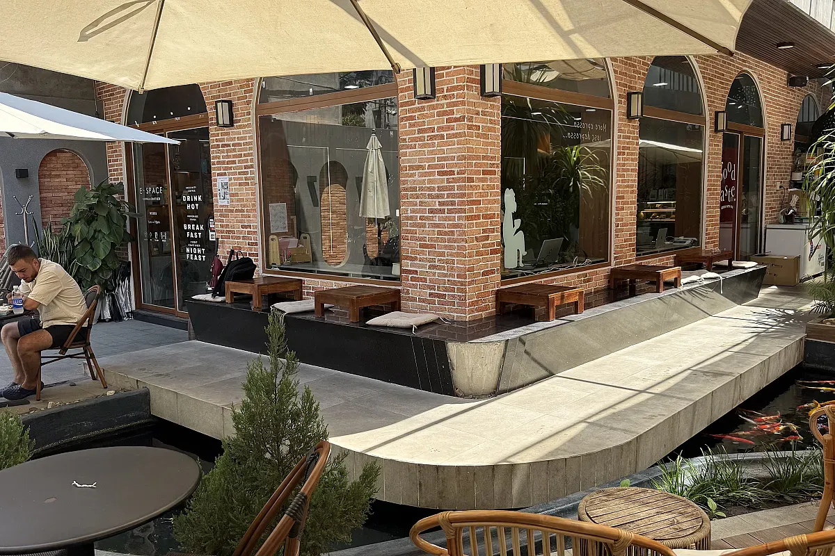 E-Space Coffee & Craft Beer – Image 4