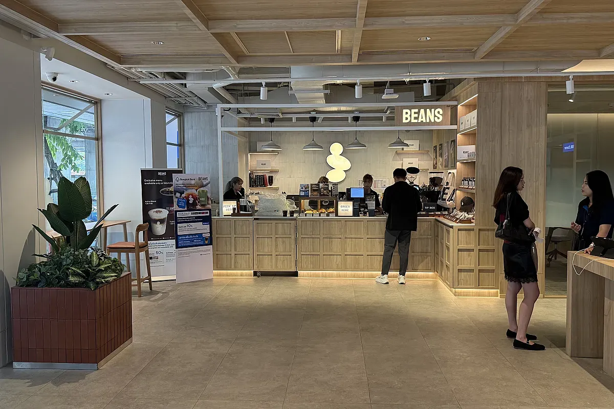Work Café Bangkok Bank, Zuellig House Branch – Image 2