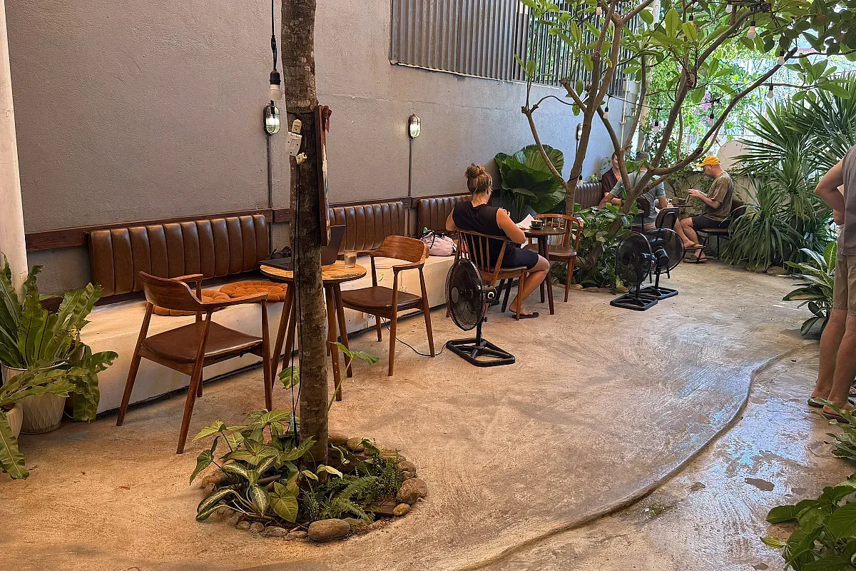 Ngói Cafe – Image 1