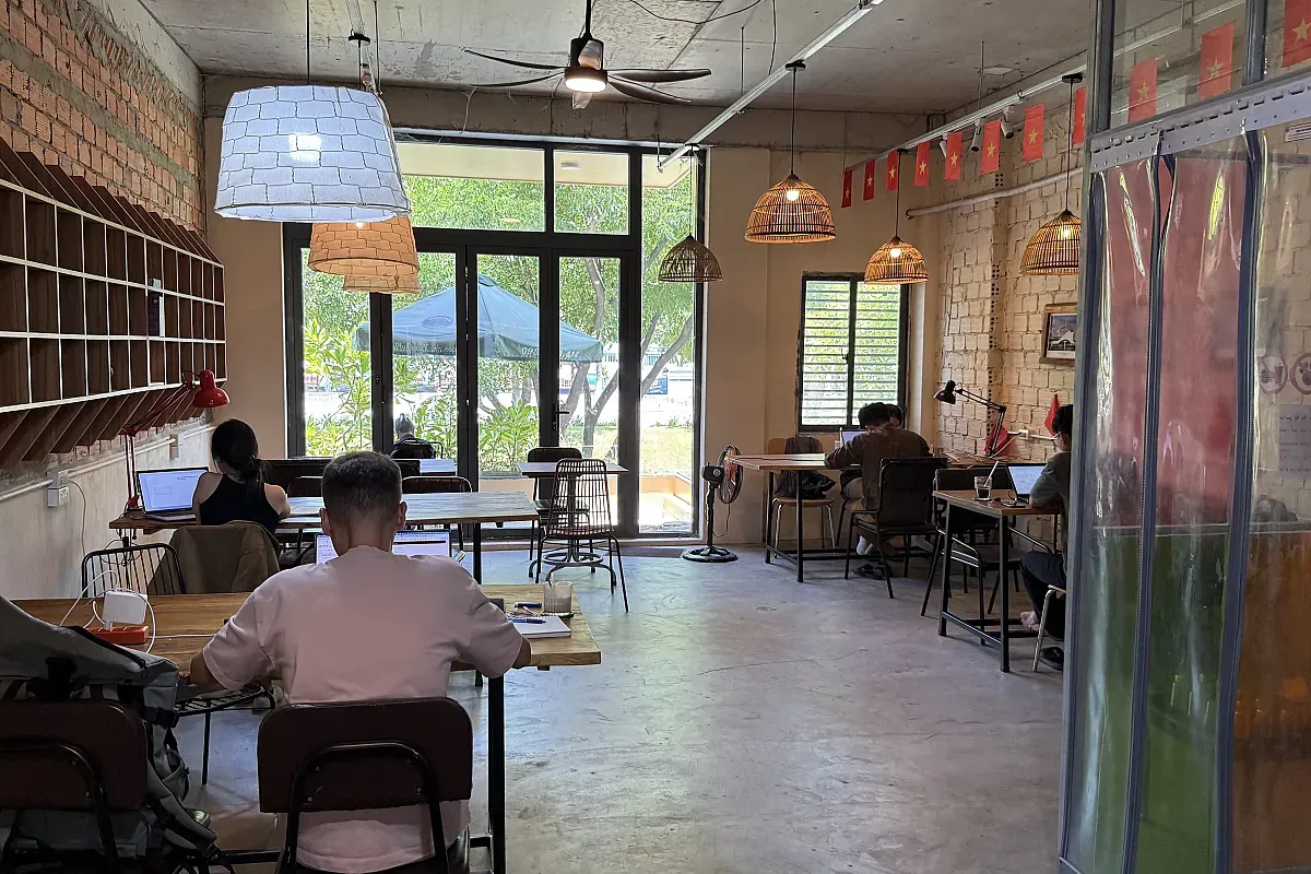 Anyday Coffee & Workstation – Image 2