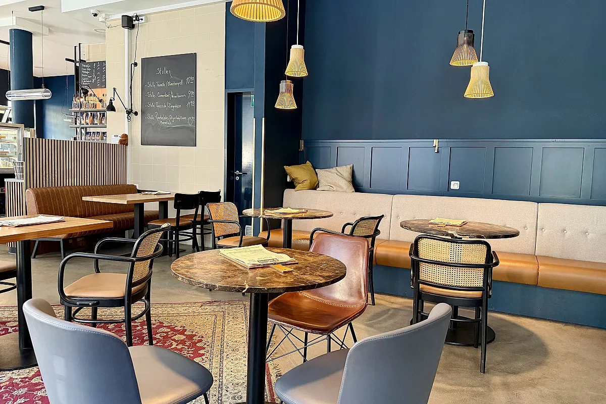 Löwen Café – Image 1