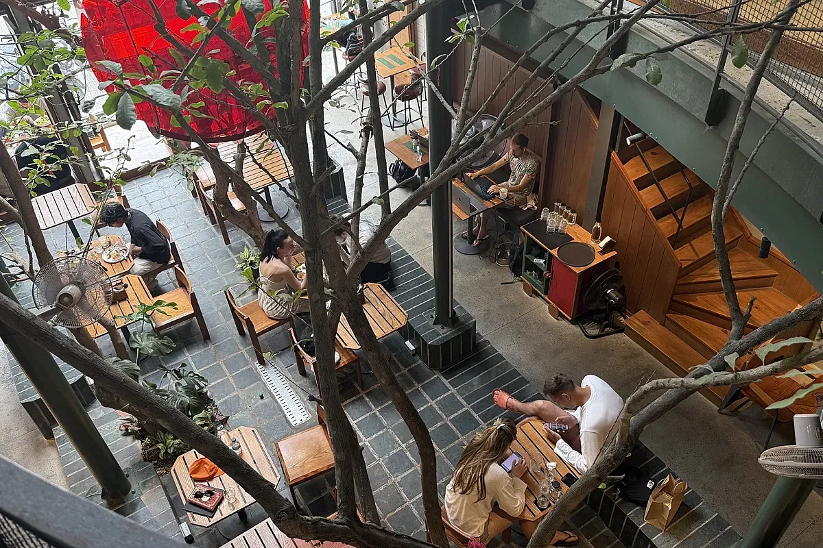Solis Coffee Brunch & Beer – Image 2