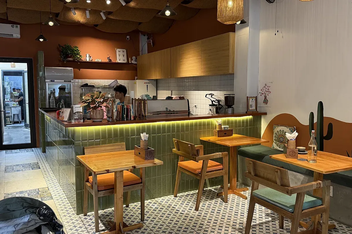 SIX ON SIX CAFE – BRUNCH & RESTAURANT – Image 4