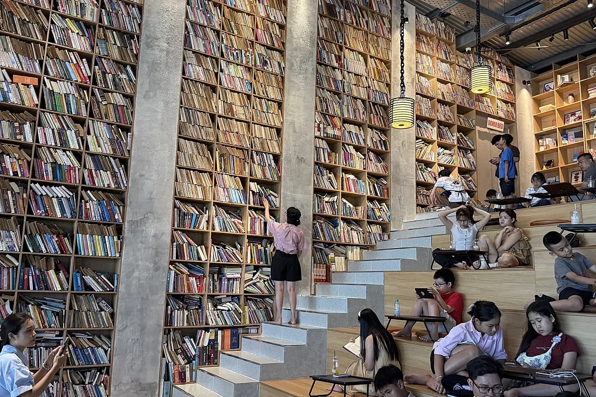 HI4 COFFEE & WORKSPACE – 02 NGUYỄN VĂN TRỖI – Image 3