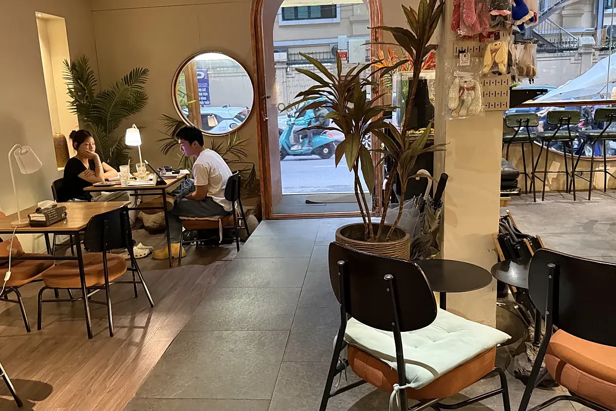 briefly on earth coffee – Lý Nam Đế – Image 3