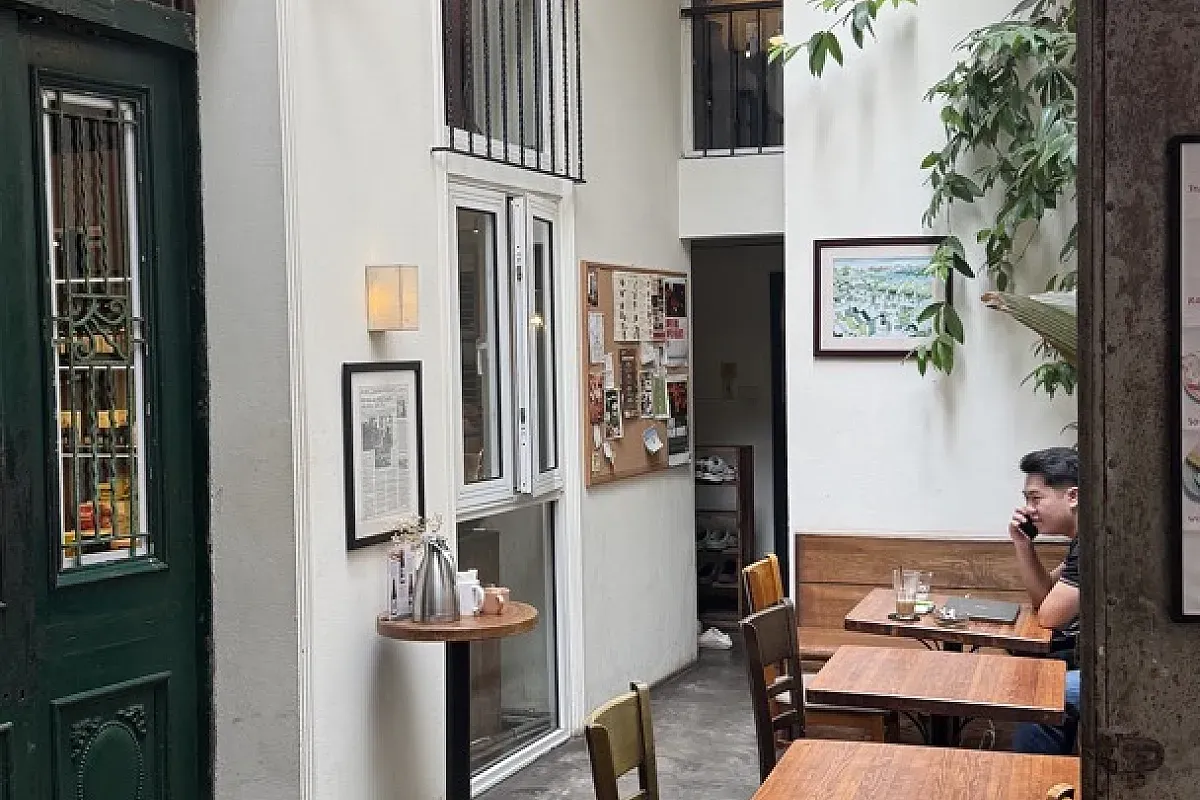 Tranquil Books & Coffee – 5 Nguyễn Quang Bích – Image 2