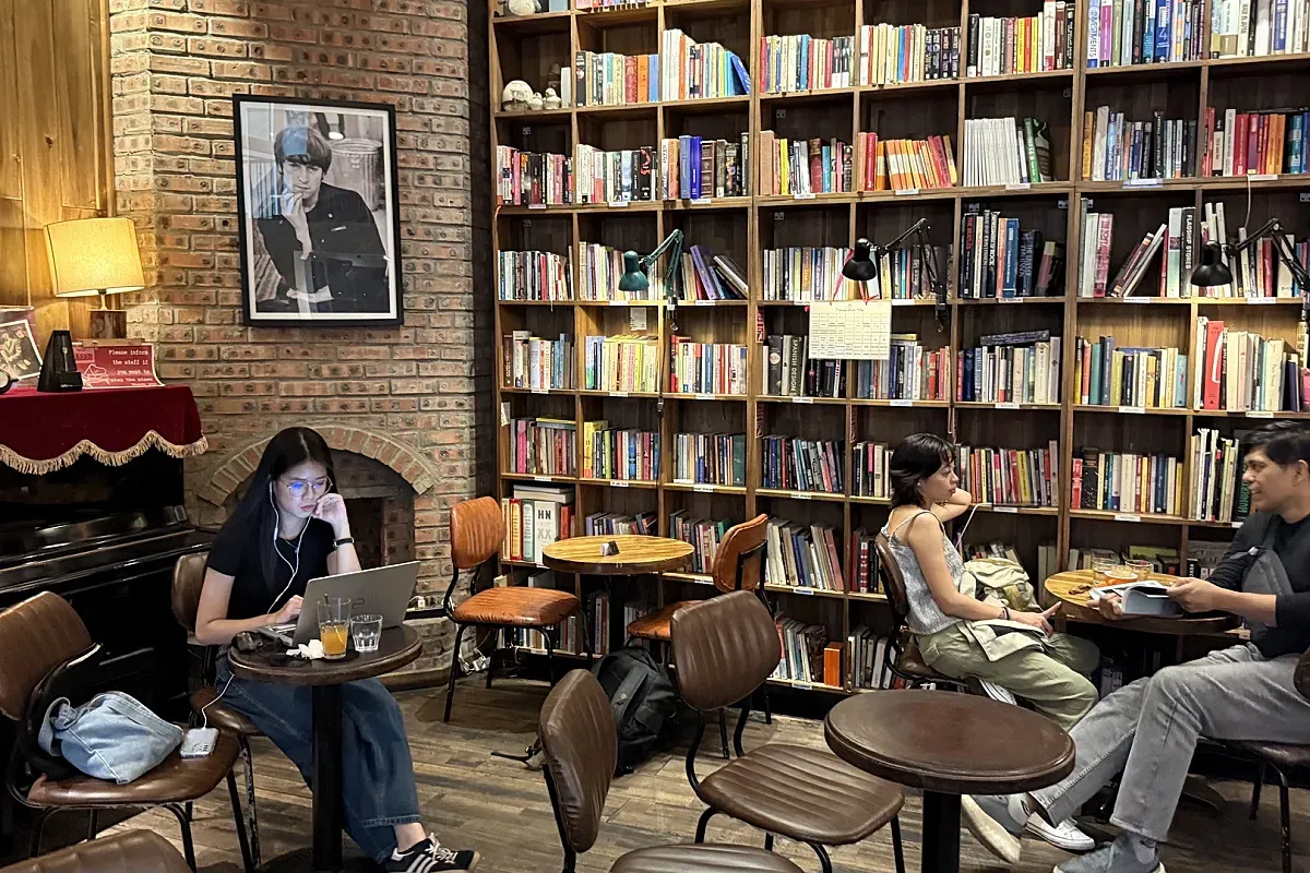 Tranquil Books & Coffee – 5 Nguyễn Quang Bích – Image 3