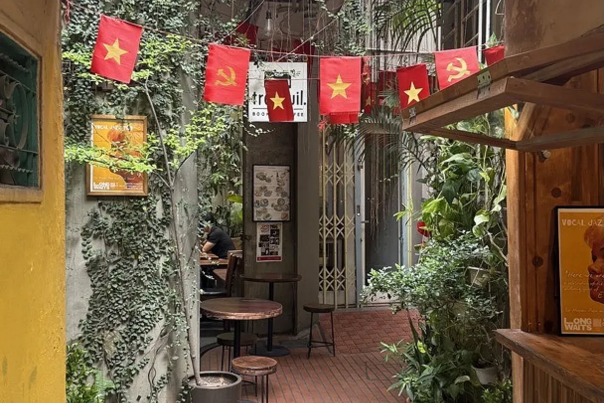 Tranquil Books & Coffee – 5 Nguyễn Quang Bích – Image 4